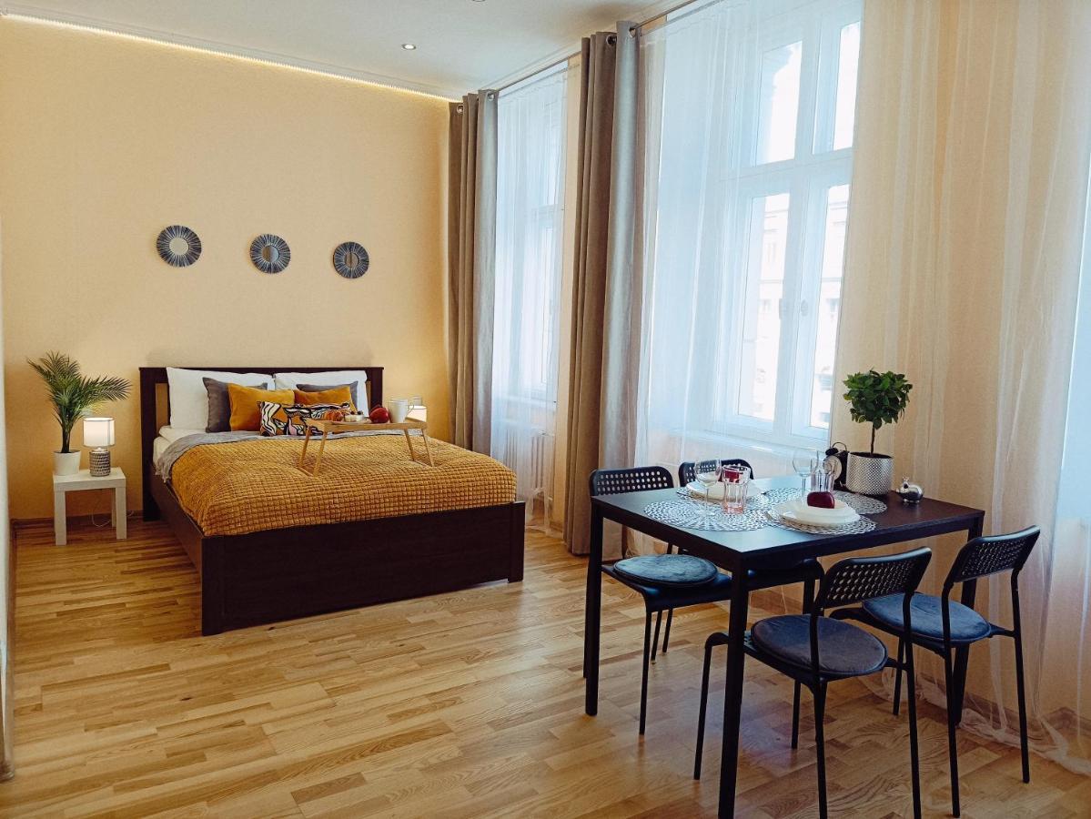 Centrally Located Studio Apartment 리가 외부 사진